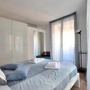 La Casa Di Carta In Piazza Stesicoro Catane